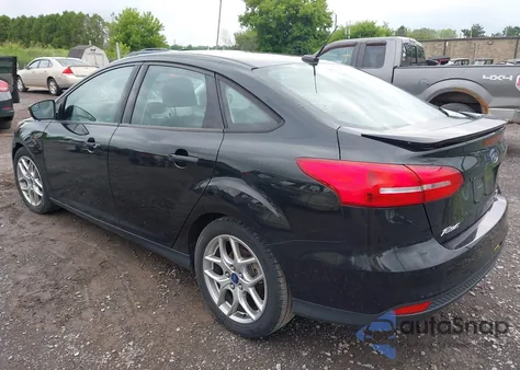 2015 Ford Focus Se z USA, uszkodzony, nr VIN 1FADP3F26FL274551